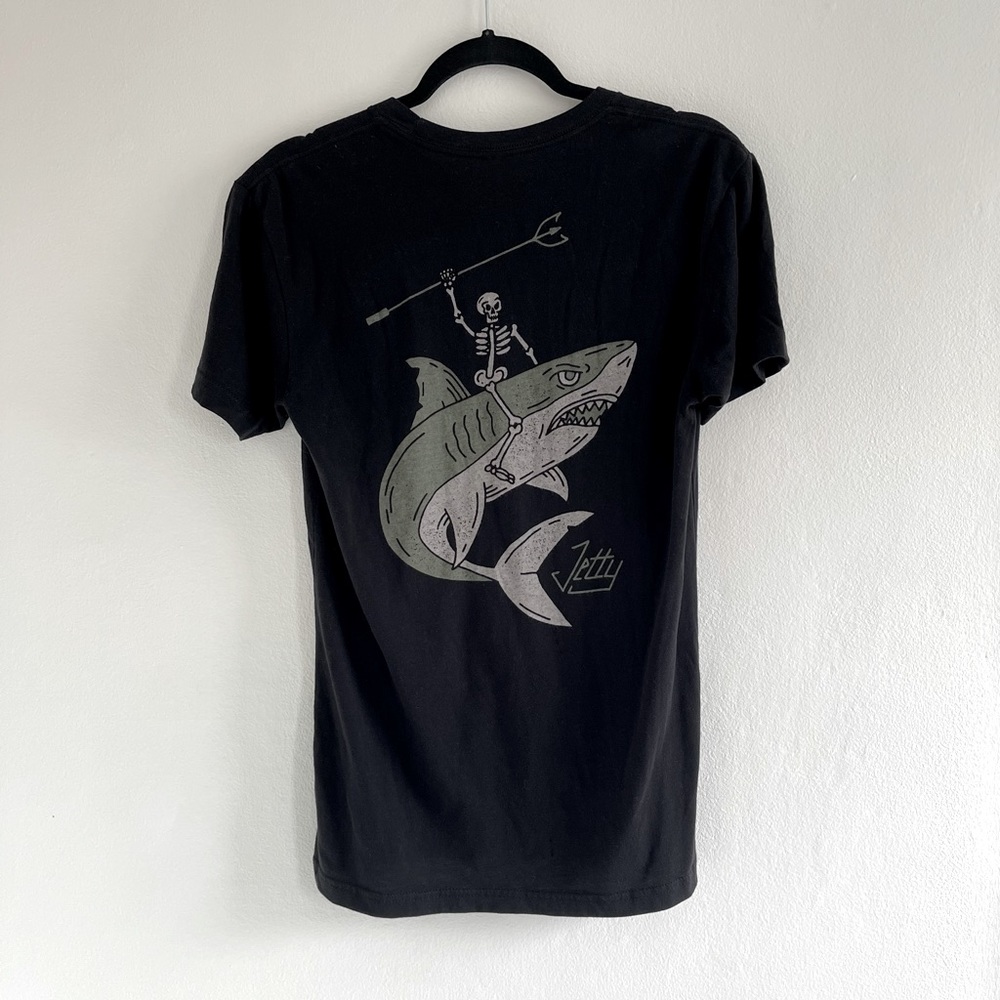 Jetty skeleton shark tee